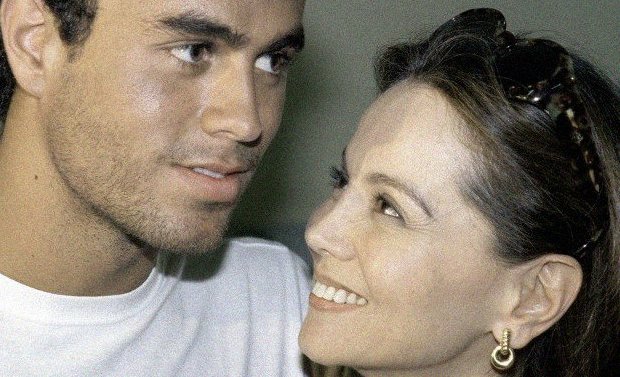 Enrique Iglesias y su mamá Isabel Preysler