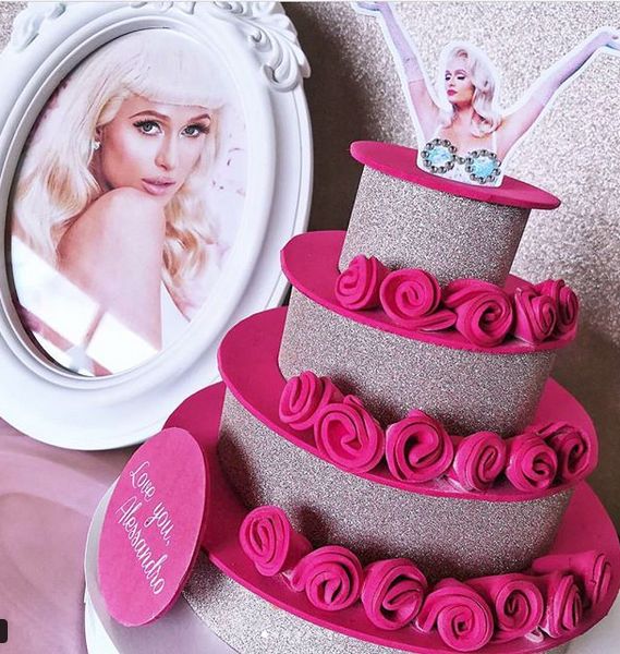 Pastel de cumpleaños 37 de Paris Hilton