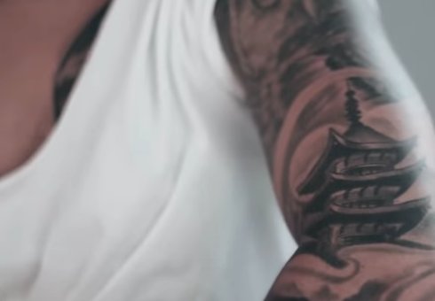 Tatuajes de Maluma… pacto con los Illuminati?