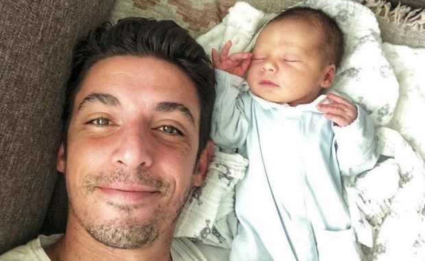 Alberto Guerra y el pequeño Luka