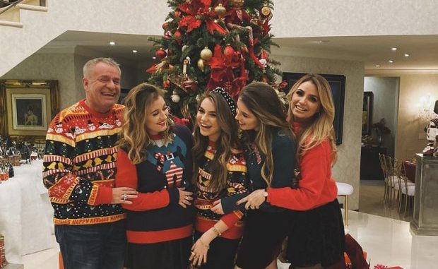 Angelica Rivera, Güero Castro, Hijas