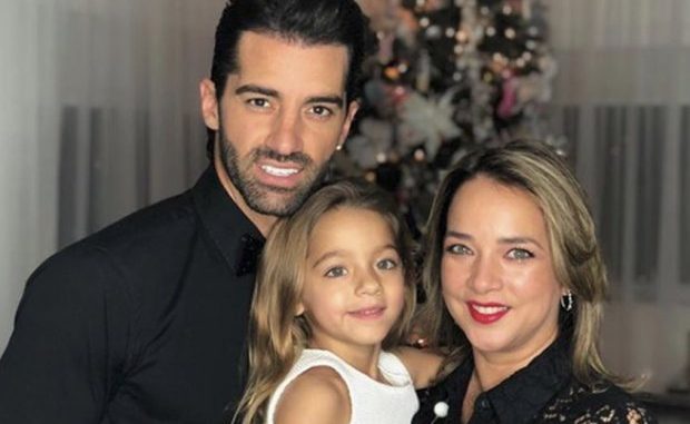 Toni Costa, Adamari Lopez y su hija Alaïa