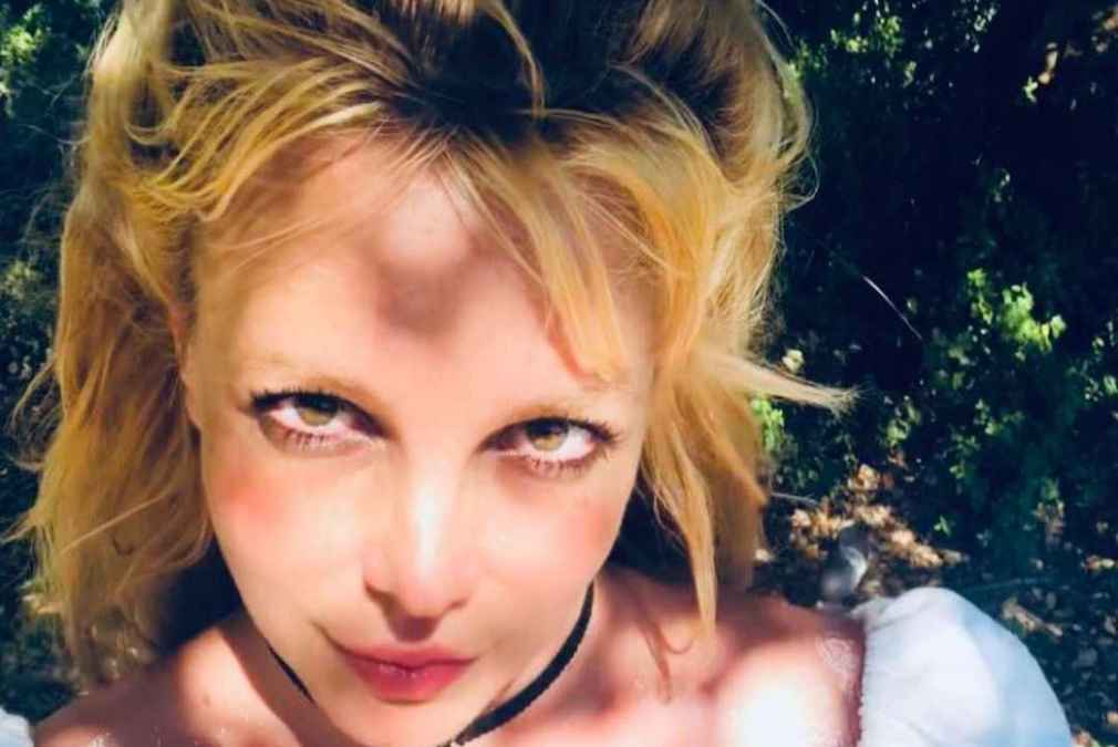Britney Spears renews herself and shows off her new look