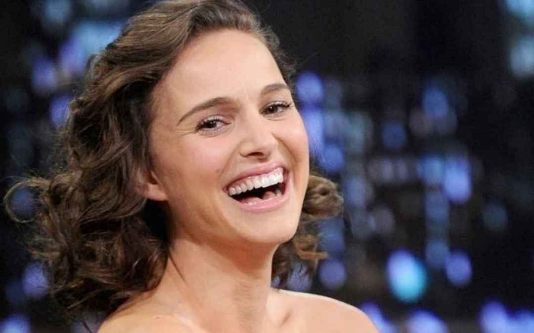 Natalie Portman appears in Australia announcing a new embargo