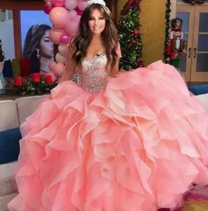 Thalía Y Su Bello Vestido De Quinceañera