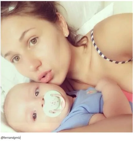 Fernanda Gomez Y Su Bebé