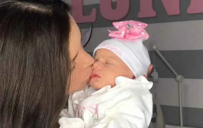 Ximena Duque Y Su Bebé Luna