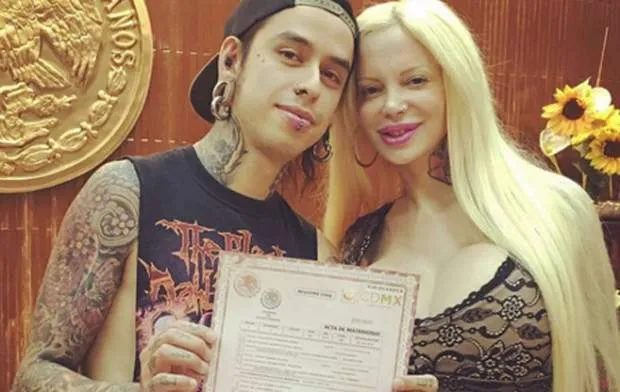 Sabrina Sabrok Y Su Marido Alejandro Hernández