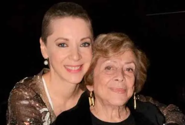 Edith González Y Su Madre Doña Ofelia Flores