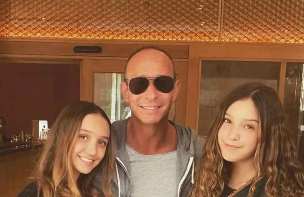 Érik Rubín Con Sus Hijas Nina Y Mia