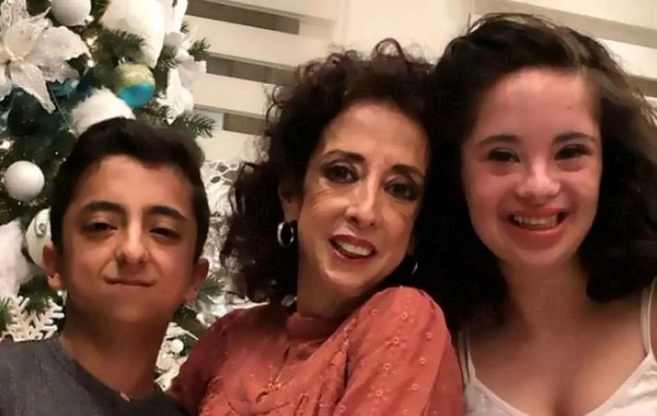 María Elena Saldaña Y Sus Hijos