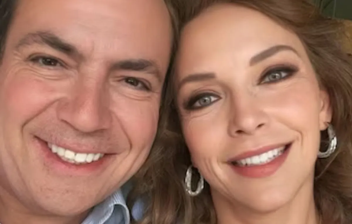 Lalo Salazar, Laura Flores